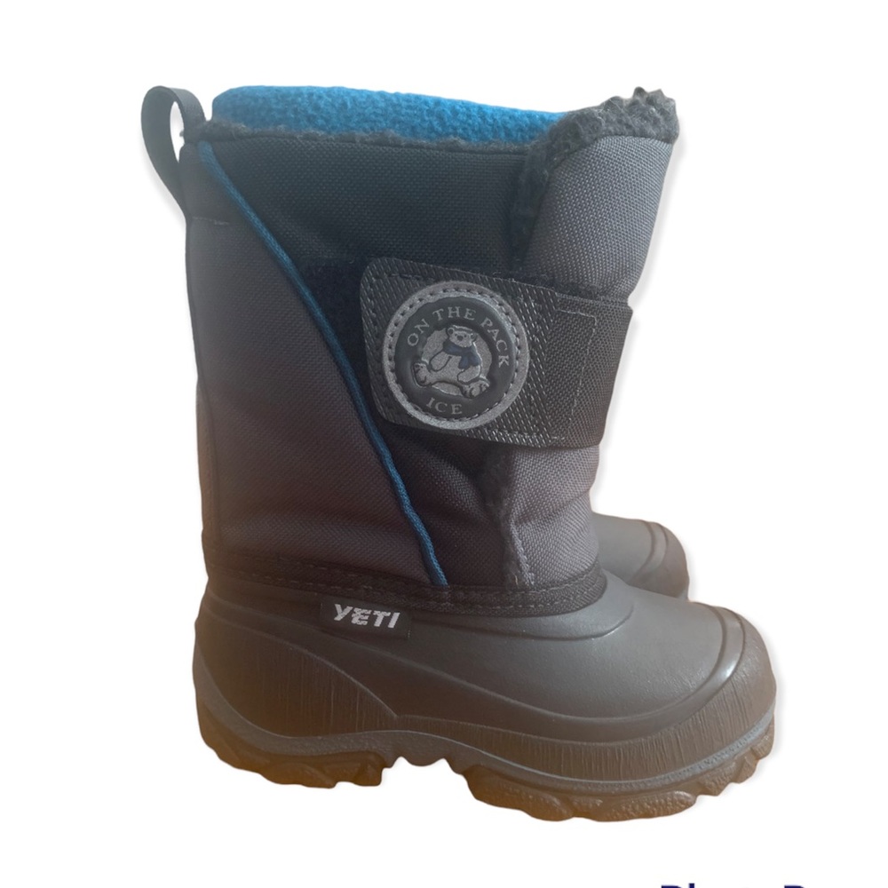 NWOT Yeti Kids Winter Boots